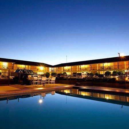 Golden West Motor Inn Dubbo Buitenkant foto